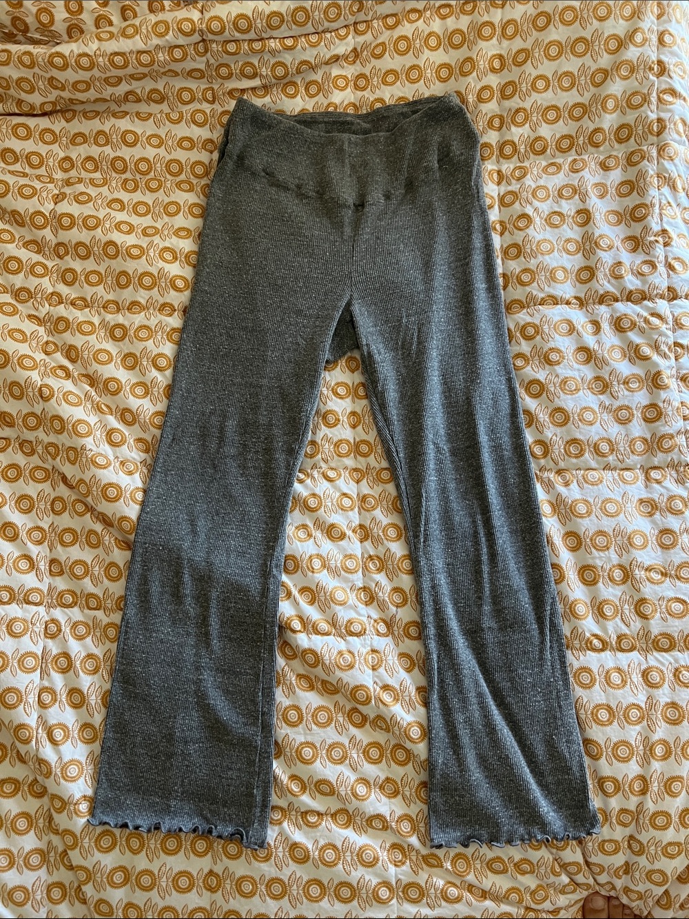🪐Free People Heather gray Ribbed Flare Pants L🪐